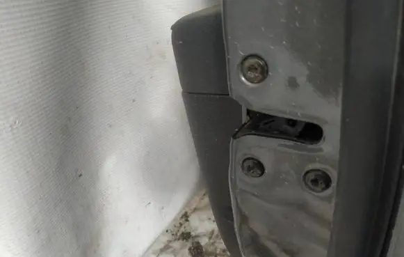Hyundai Santa Fe Front door lock