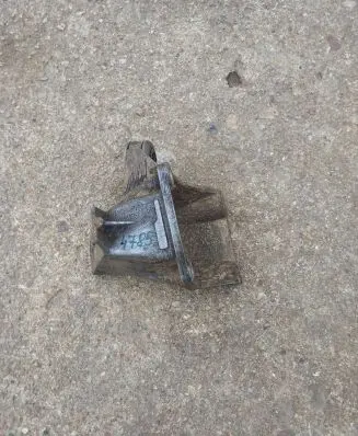 Audi A6 S6 C4 4A Gearbox mounting bracket 4A0399114G