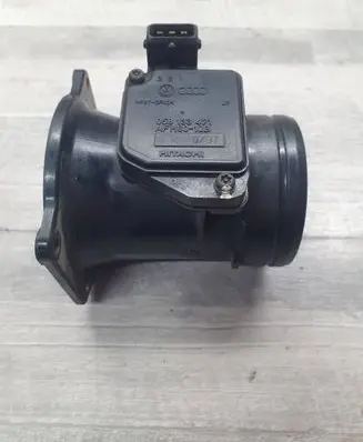 Volkswagen PASSAT B5 Mass air flow meter AFH6010B 058133471