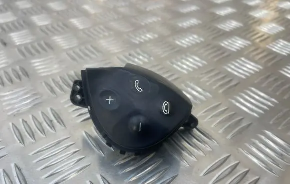 Mercedes-Benz E W211 Steering wheel buttons/switches A2118206110