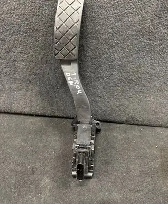 Volkswagen T-Roc Accelerator throttle pedal 5Q1723503L 6PV01062183