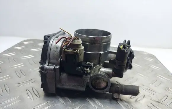 Volkswagen Golf IV Throttle body valve 06A133064JKAS 06A133064J