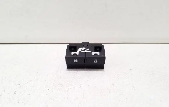Nissan Qashqai J12 Central locking switch button 