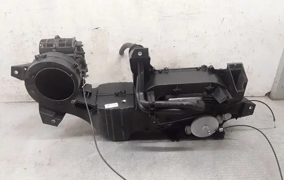 Iveco Daily 35.8 - 9 Interior heater climate box assembly 3800380