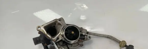 Ford Mondeo Mk III Vacuum pump