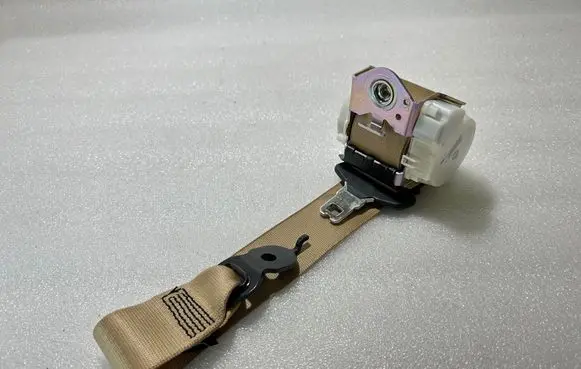 BMW 5 F10 F11 Middle seatbelt (rear) 9163242 34025152B