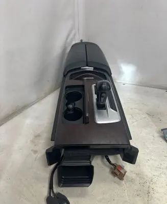 Maserati Ghibli Center console 