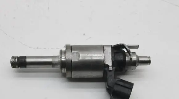 Nissan Note (E12) Fuel injector 3VA0A0030