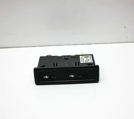 Mercedes-Benz A W177 USB socket connector A2478204002
