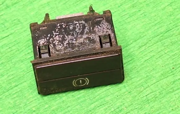 Volkswagen Golf I Hand parking brake switch 113919232