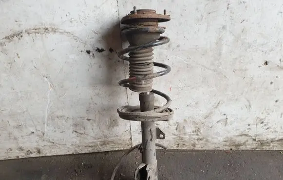 Toyota Prius (NHW20) Front shock absorber with coil spring
