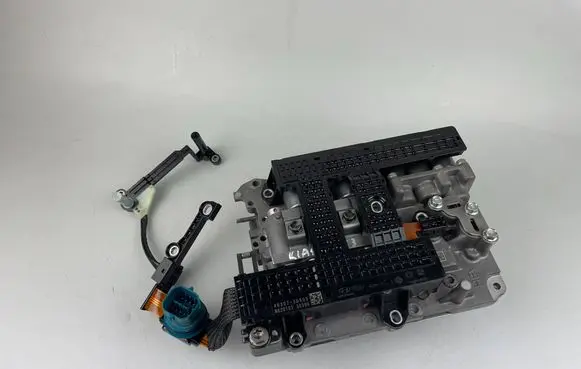 KIA Sportage Transmission gearbox valve body 463073D800 2305111460B