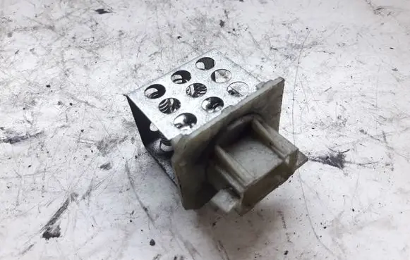 Citroen Xsara Picasso Heater blower fan relay 