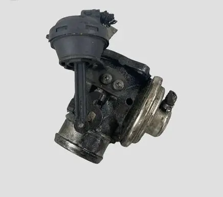 Volkswagen Golf IV EGR valve 038129637