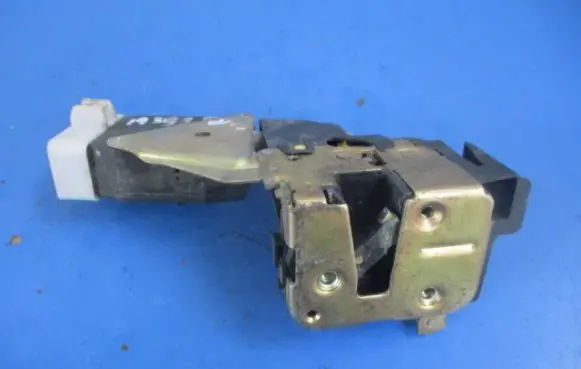Volvo S40, V40 Front door lock