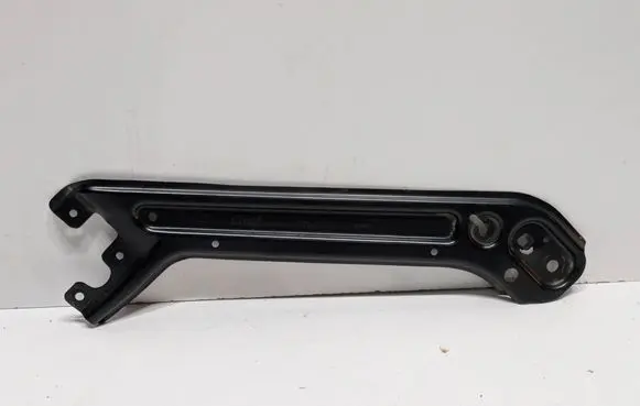 Skoda Octavia Mk4 Headlight/headlamp mounting bracket 5E3805932