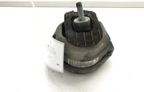 BMW 5 E60 E61 Engine mount bracket 6774620 RM6774620 15934612