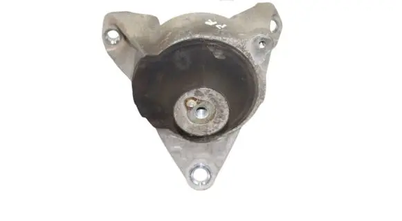Honda CR-V Engine mount bracket