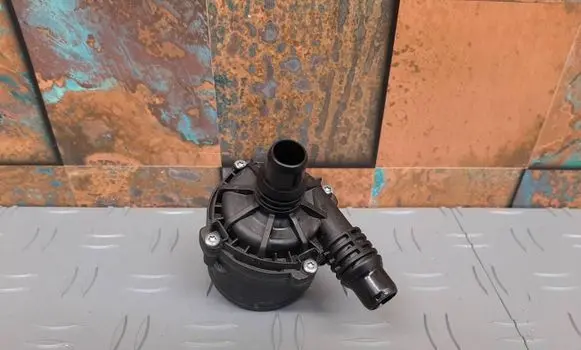 BMW XM Water pump 8856662 64218856662