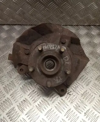 Subaru Impreza I Front wheel hub