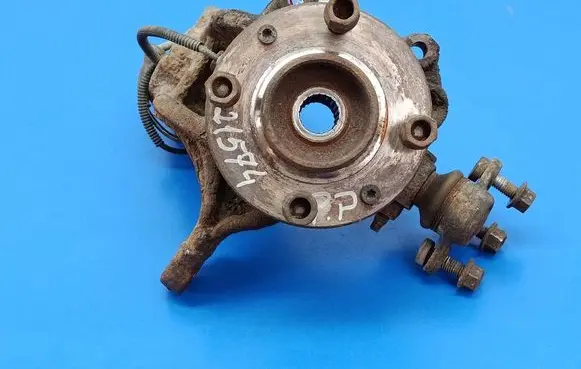 Peugeot 1007 Front wheel hub spindle knuckle 