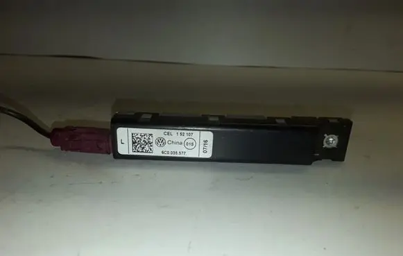 Volkswagen Polo V 6R Aerial antenna amplifier 6C0035577