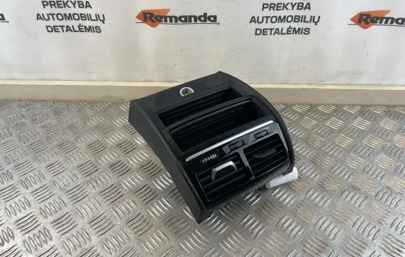 BMW 5 G30 G31 G38 Rear air vent grill 9330681