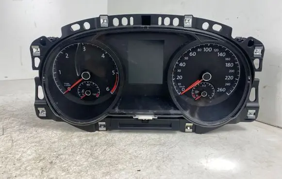 Volkswagen Golf VII Speedometer (instrument cluster) 5G1920741B 5G1260204 134383Km