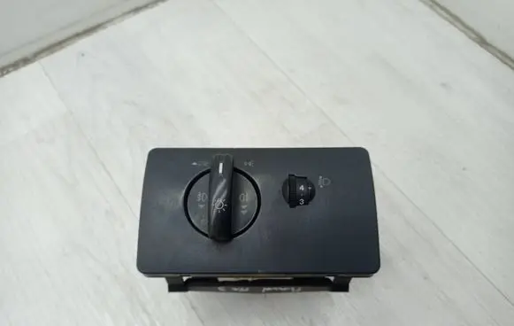 Ford Mondeo Mk III Light switch 1S7T13A024BB