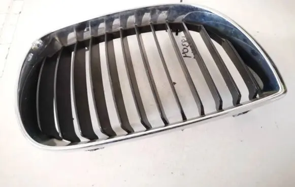 BMW 1 E81 E87 Front grill 511370771309 51.13-7077130.9