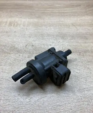Mercedes-Benz ML W163 Turbo solenoid valve A0005450427