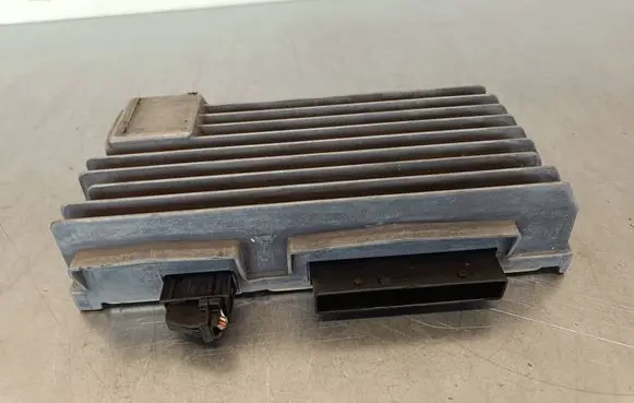 Audi A4 S4 B8 8K Sound amplifier 8T1035223