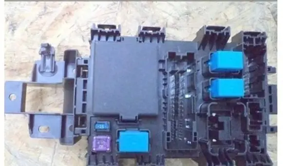 Suzuki Alto Fuse module