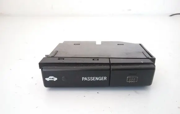 Toyota Avensis T250 Windscreen/window heater switch 8479005110D MS07AAO0272