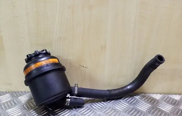 Power steering fluid tank/reservoir