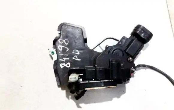 Toyota Camry Front door lock