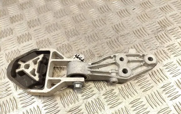 Volvo XC40 Engine mount bracket 8888960949
