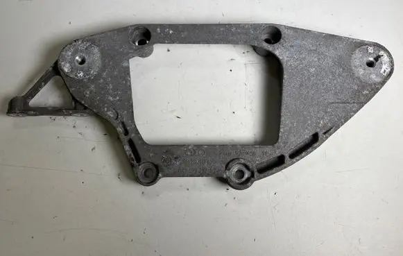 Audi A7 S7 4G Rear differential/diff mount bracket 8K0599287J