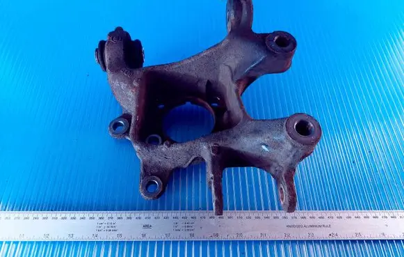 Toyota Avensis T270 Rear wheel hub 4231305120