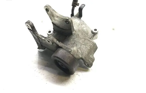 Hyundai Sonata Generator/alternator bracket K5182