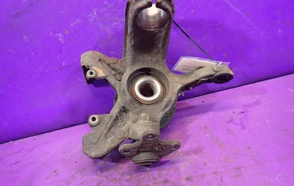 Skoda Fabia Mk1 (6Y) Front wheel hub spindle knuckle