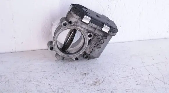 Volvo XC70 Throttle valve 8692720 07W395 0281002701