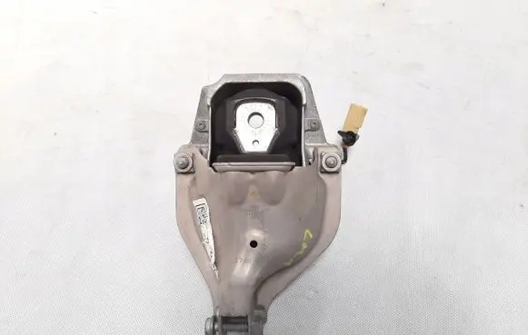 Audi A6 S6 C7 4G Engine mount bracket 8R0199381