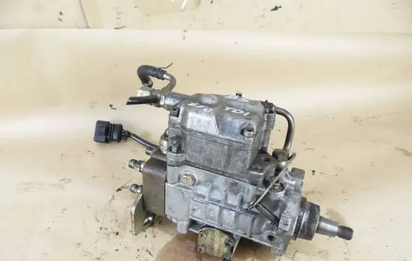 Volkswagen PASSAT B5.5 Fuel injection high pressure pump 028130115M 0460404971 24303