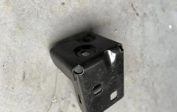 Mercedes-Benz E W213 Radiator mount bracket A2056260112 05201B0