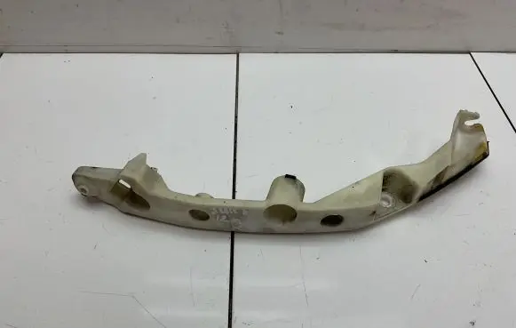Nissan Juke I F15 Front bumper mounting bracket 622231KA0A