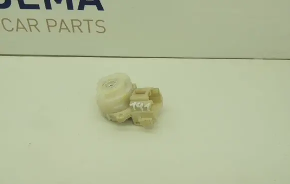 Toyota Yaris Ignition lock contact D141