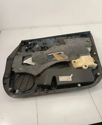Toyota Auris 150 Front door card panel trim 6762902010