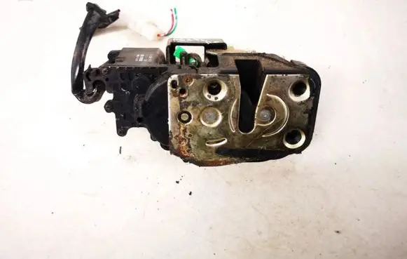 Mazda 626 Front door lock 1528007031 152800-7031