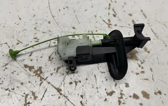Volvo S80 Fuel tank cap lock 31299107